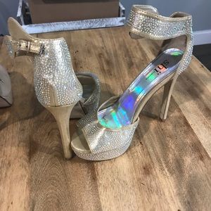 Shi journey heels